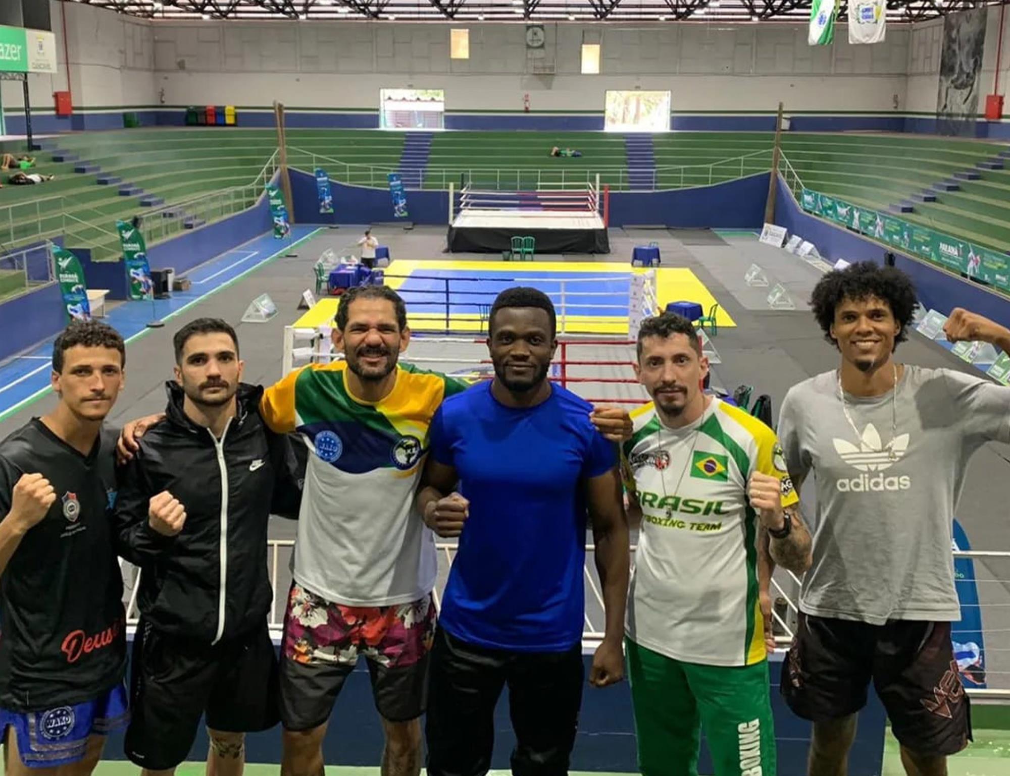 Equipe Londrina Kickboxing fica em 3º no Paraná Combate