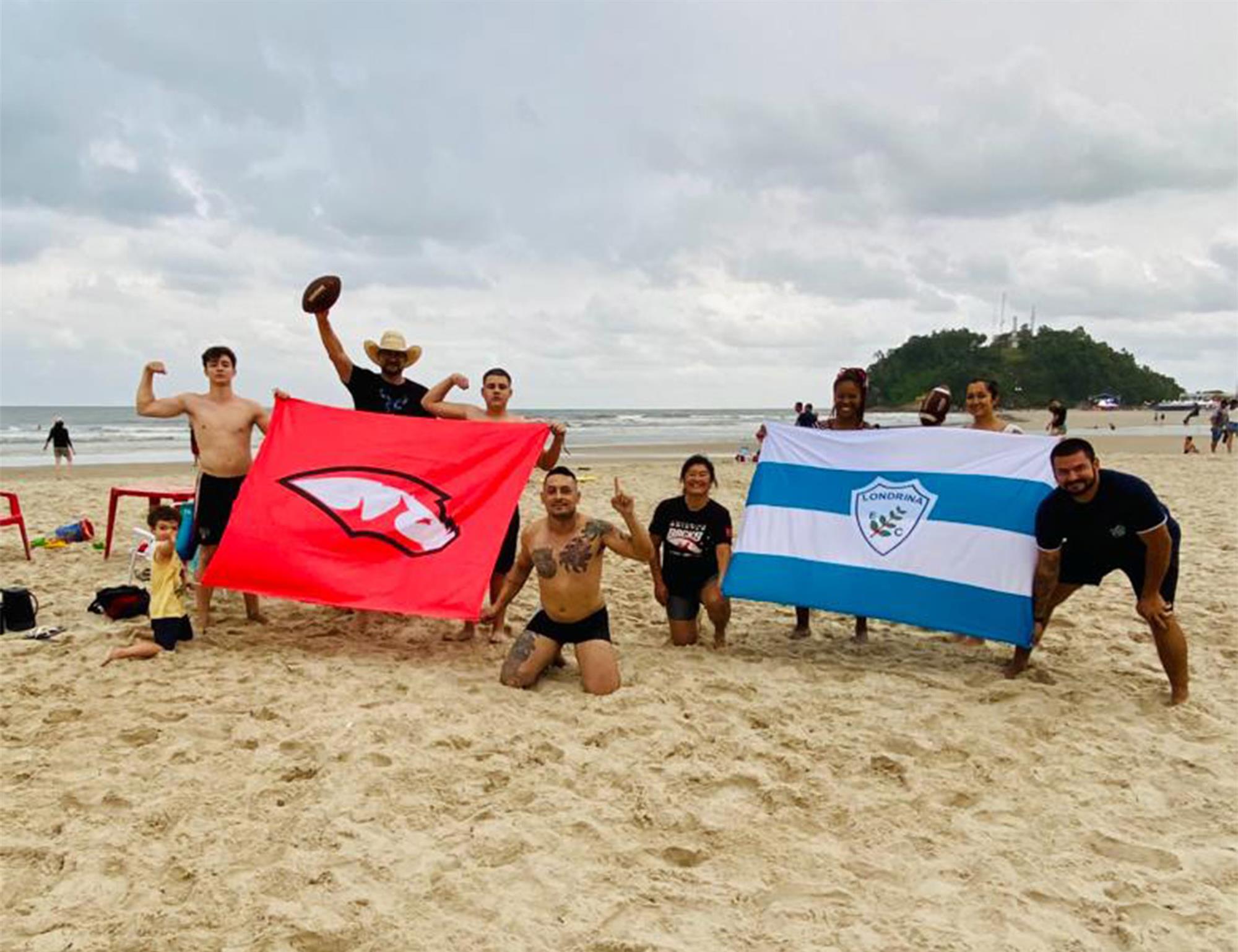 LEC Bristlebacks participa de Torneio de Beach Flag