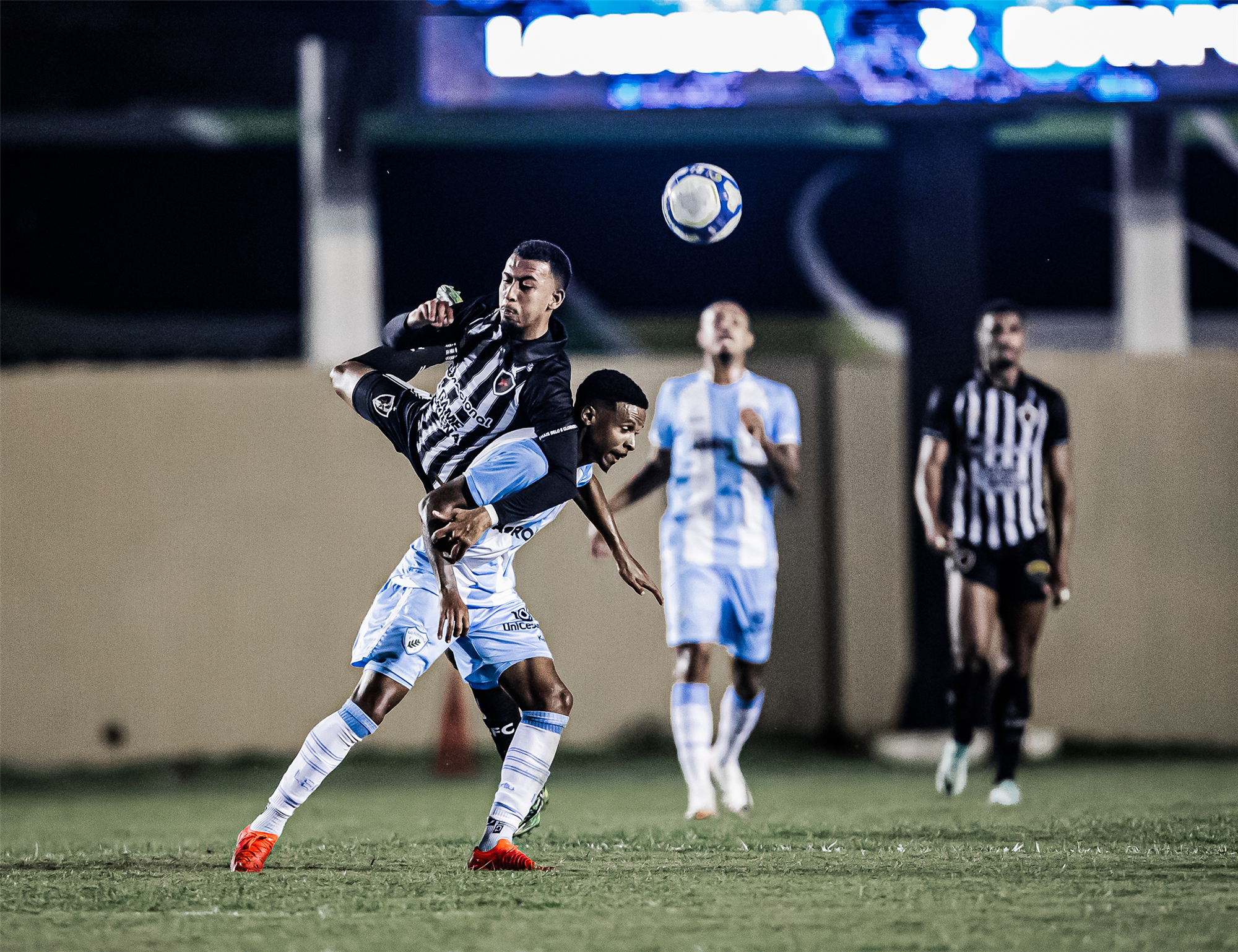 Tubarão empata com o Botafogo-PB no Café