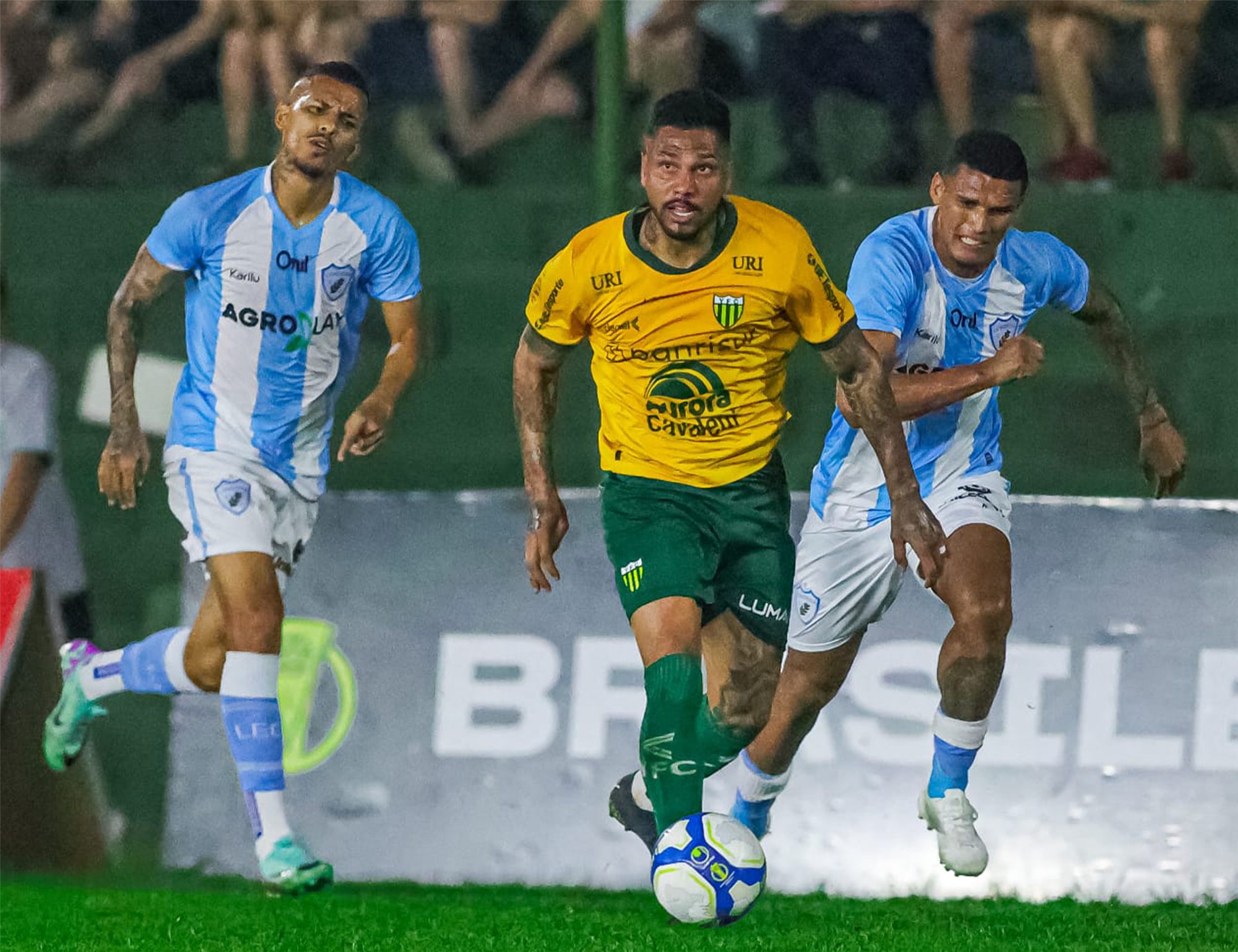 Tubarão marca no último lance e vence o Ypiranga
