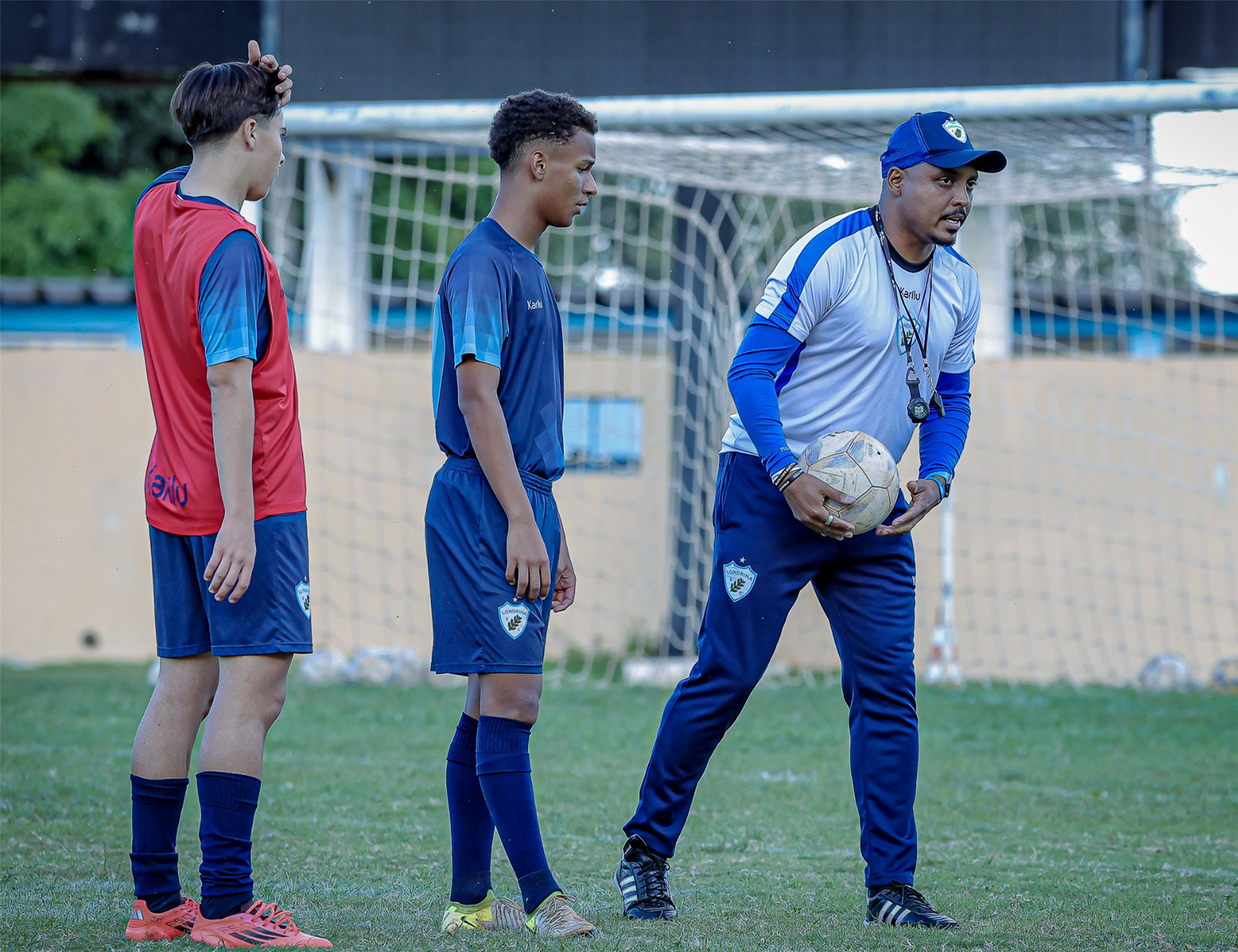 Para manter a liderança, Londrina sub-17 joga no Café