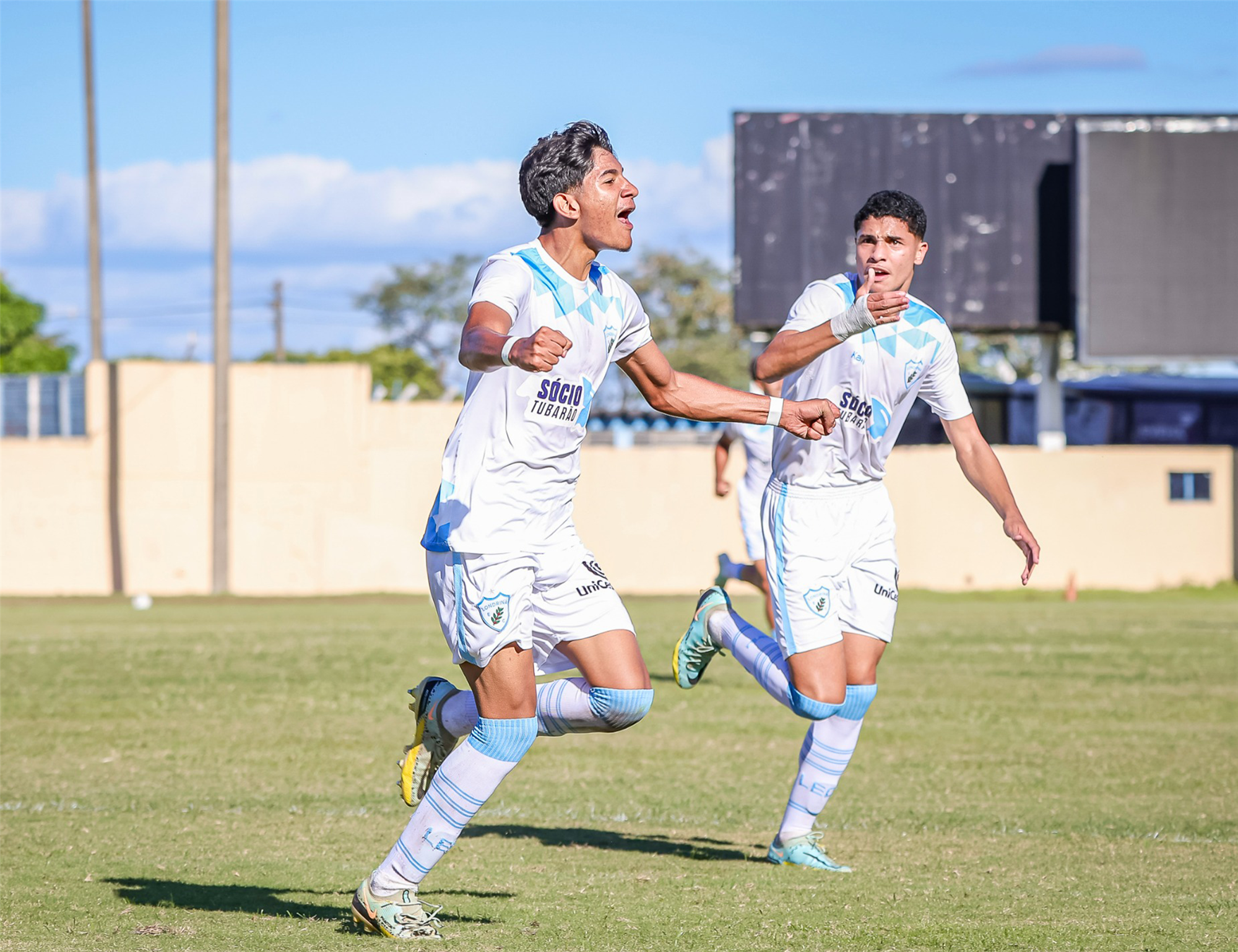 Líder, Tuba sub-17 vence o Hope Internacional