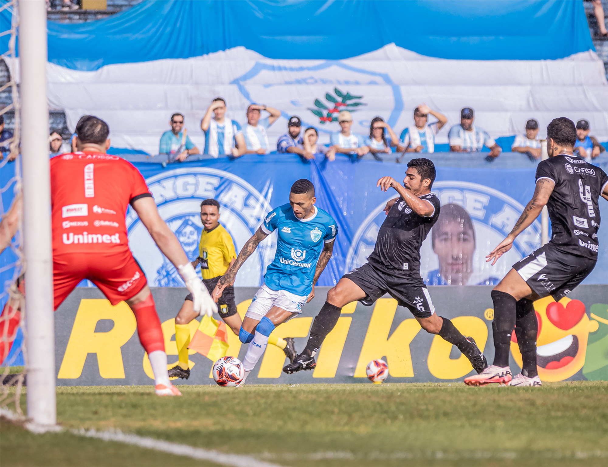 Tubarão vence o Galo Maringá no Café