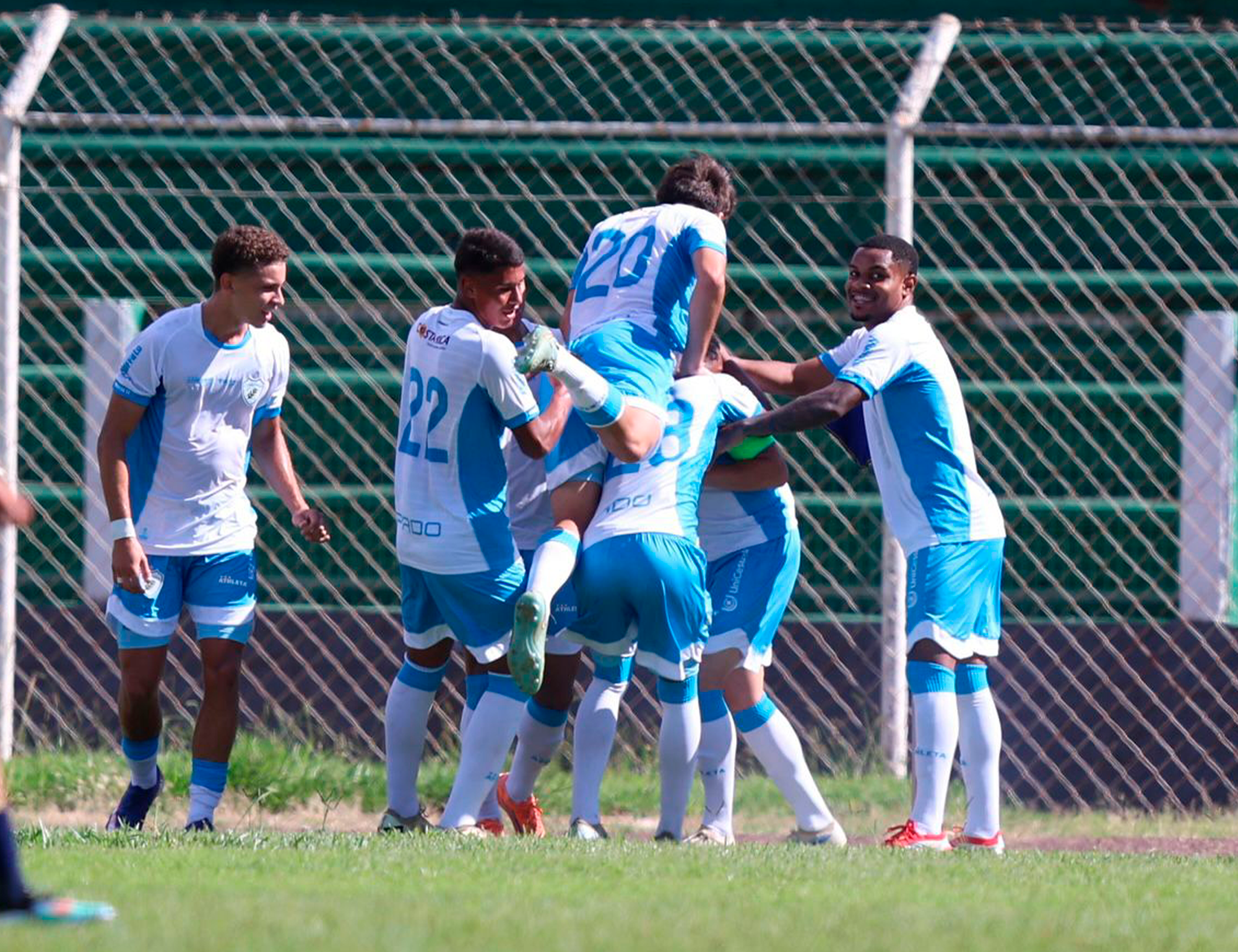 Tubarãozinho vence o Oeste Brasil em Toledo